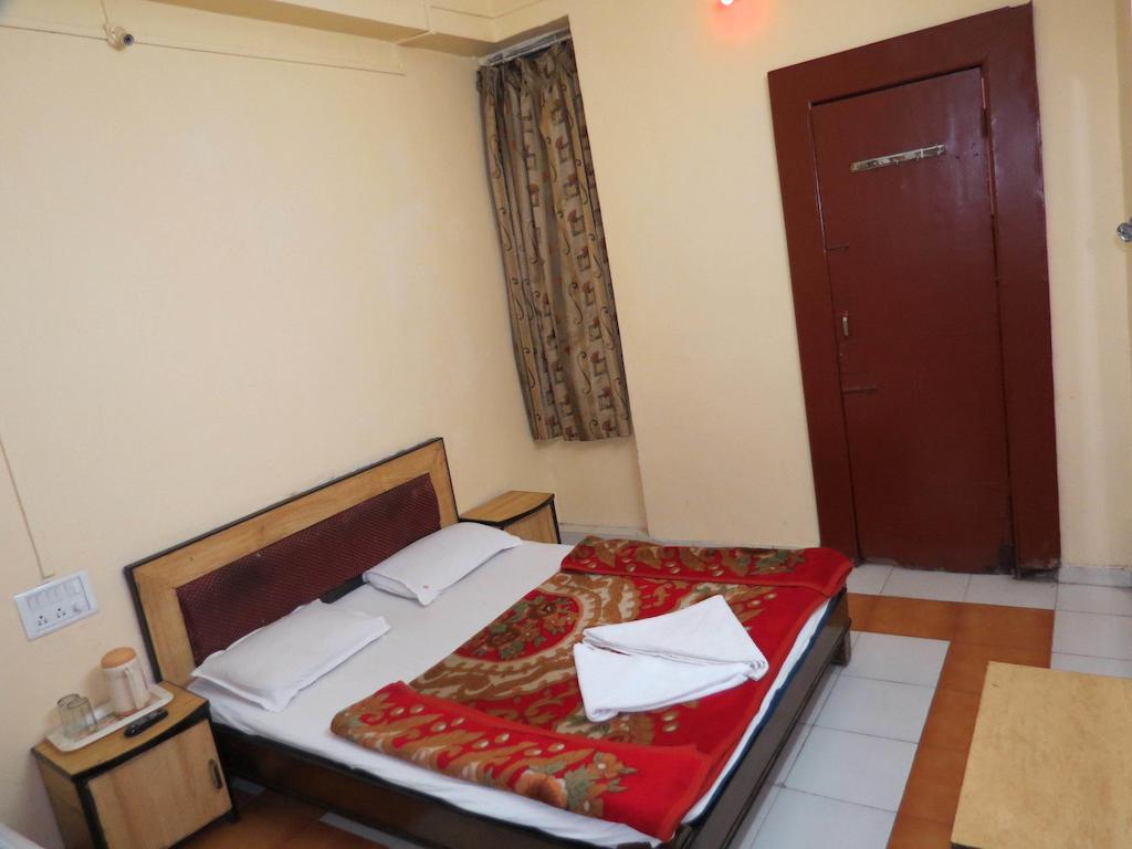 Hotel Sunny Classic Mahābaleshwar Εξωτερικό φωτογραφία