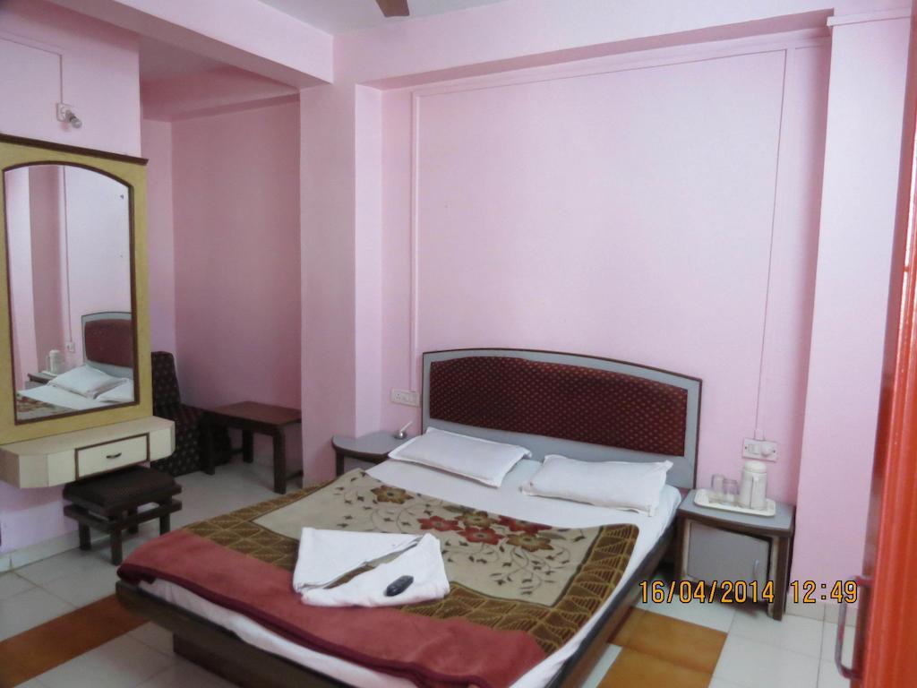 Hotel Sunny Classic Mahābaleshwar Εξωτερικό φωτογραφία