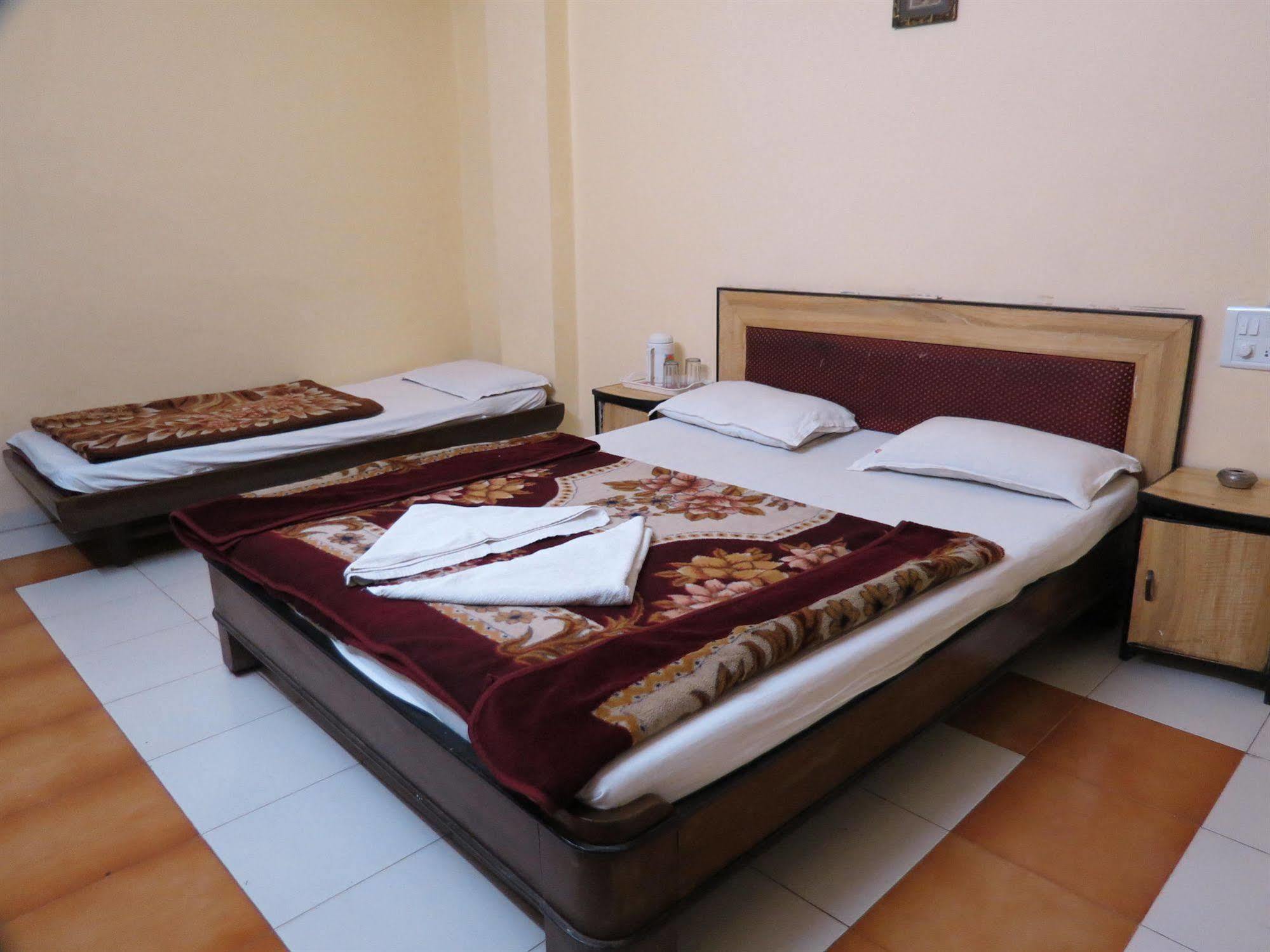Hotel Sunny Classic Mahābaleshwar Εξωτερικό φωτογραφία